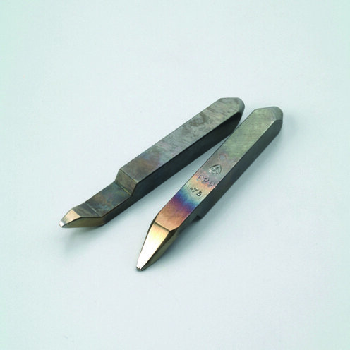 Kniestempel, 999