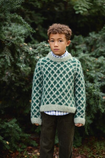 Sandnes Garn Anleitungsheft 2511 Christmas Tree Sweater Nr. 1 Sweater Junior Englisch